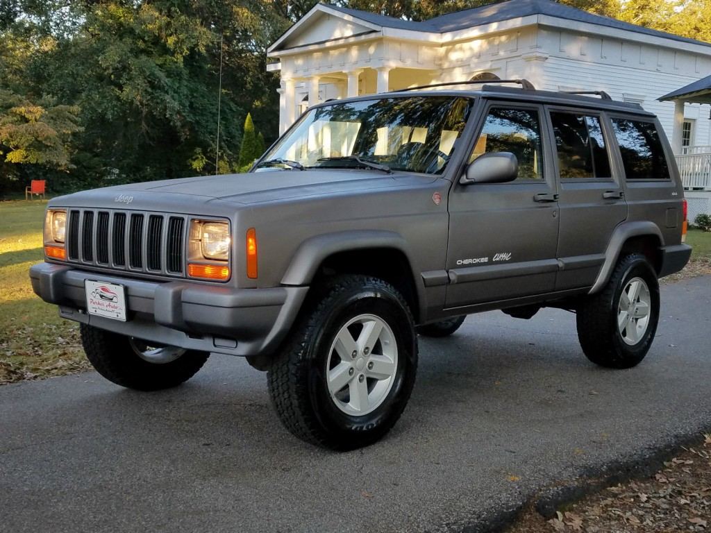 1998 Jeep Cherokee Classic XJ RARE 5 Speed Manual 4X4 4.0 LOW Miles