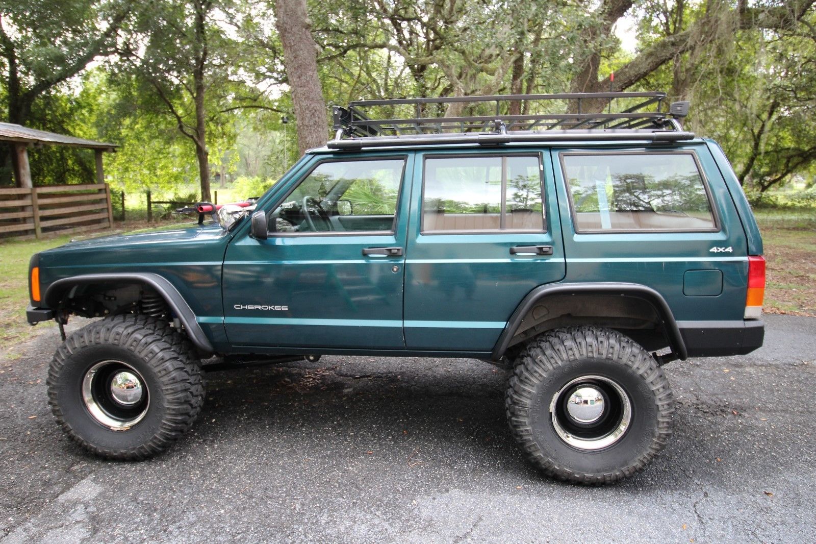 1998 Jeep Cherokee XJ na prodej