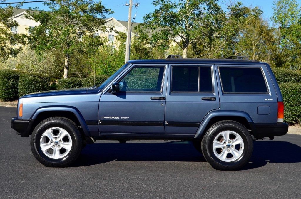 2001 Jeep Cherokee Sport XJ 4WD na prodej