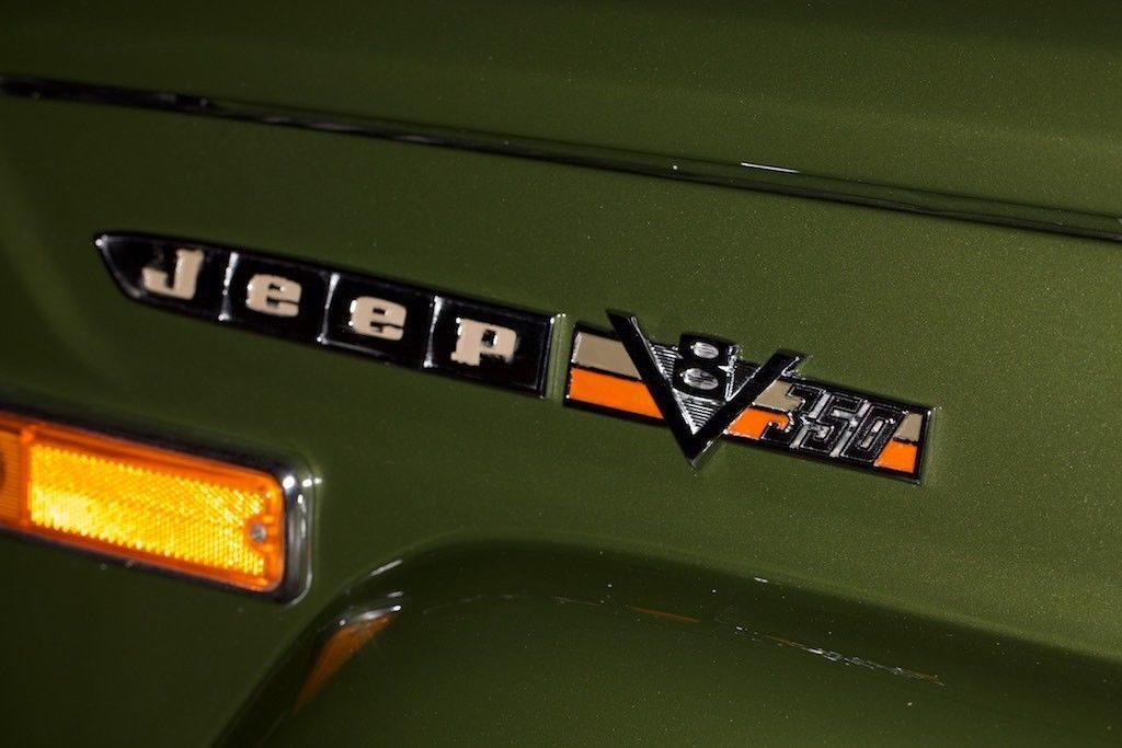 1970 Jeep J2000 Pickup