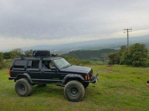 1998 Jeep Cherokee SPORT na prodej