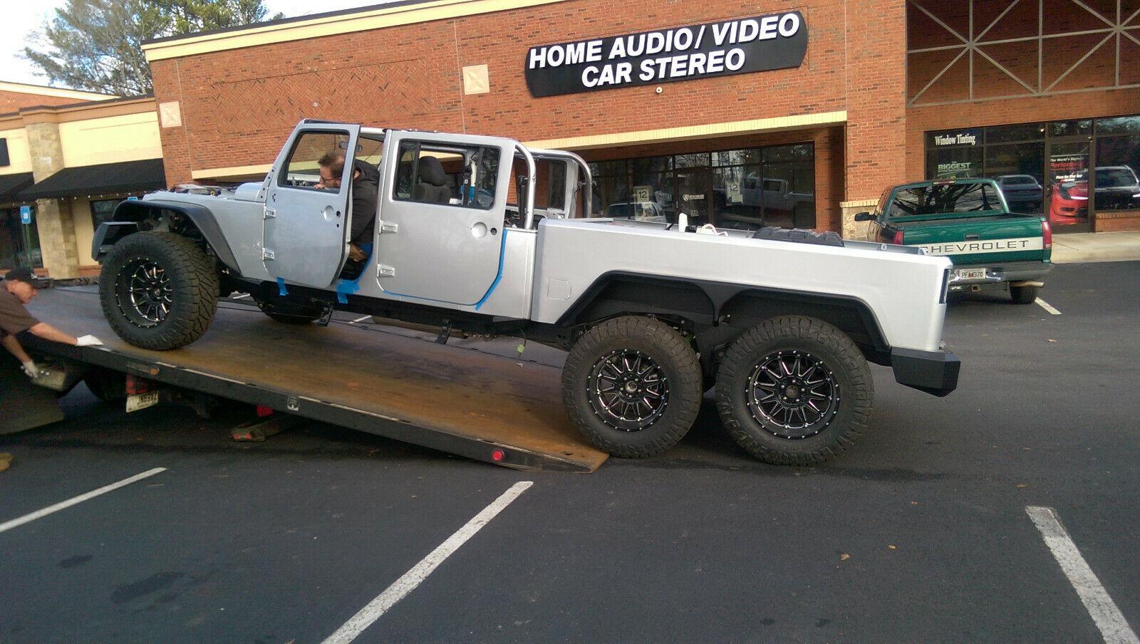 2012 Jeep Wrangler Custom 6×6 Extended Cab na prodej