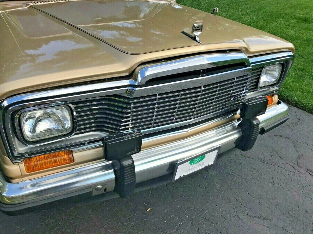 1985 Jeep Grand Wagoneer