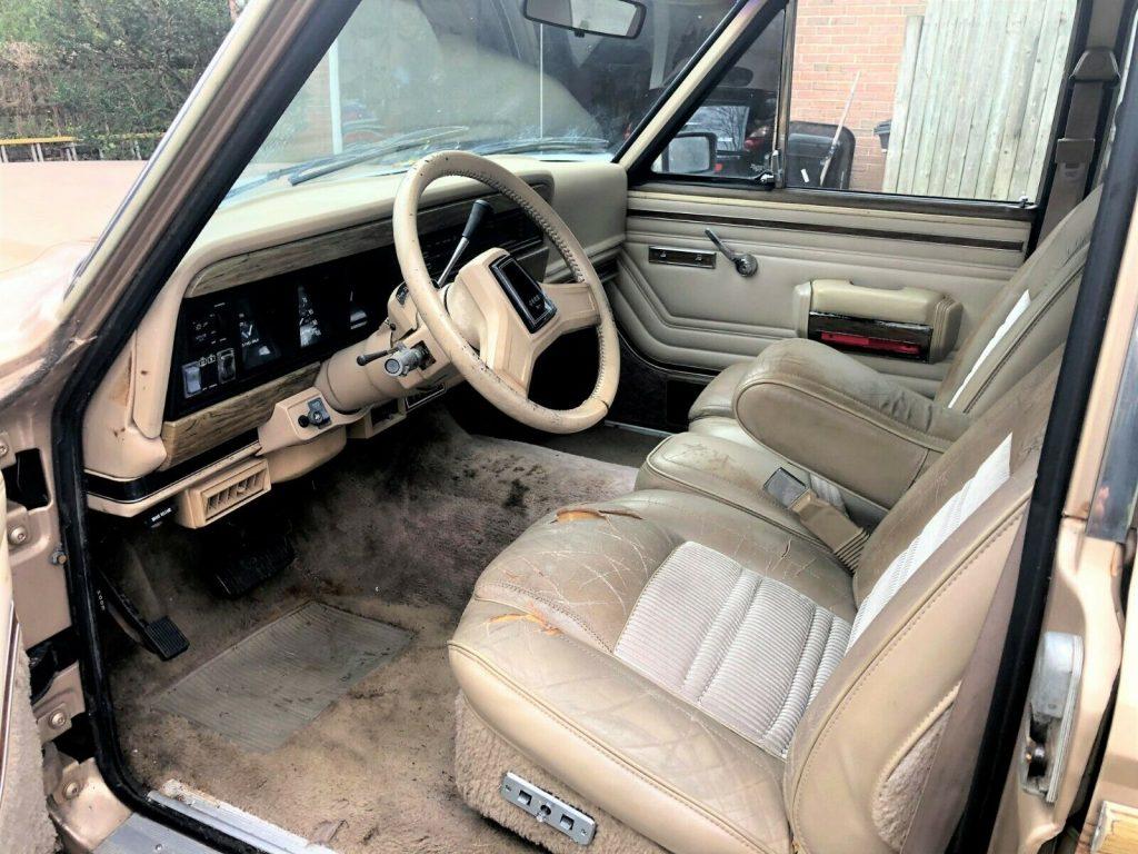 1990 Jeep Grand Wagoneer 5.9L