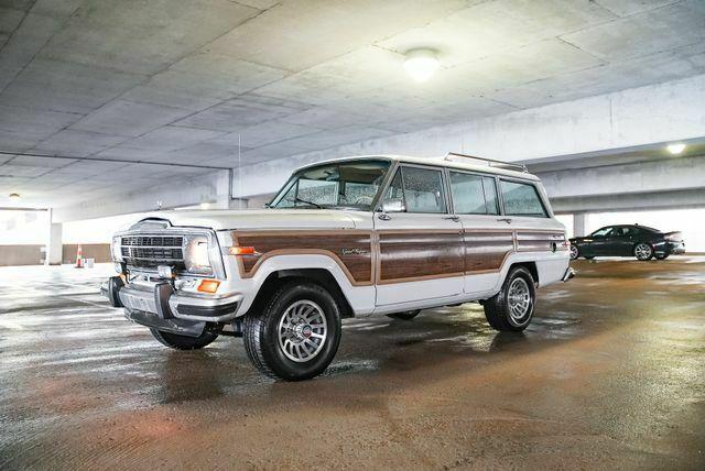 1988 Jeep Wagoneer 4D Utility 4WD