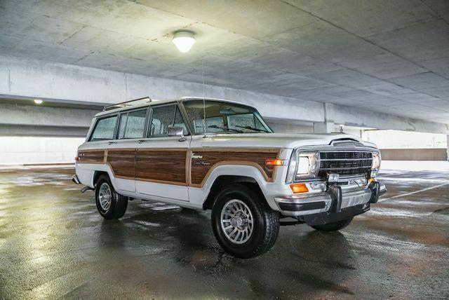 1988 Jeep Wagoneer 4D Utility 4WD