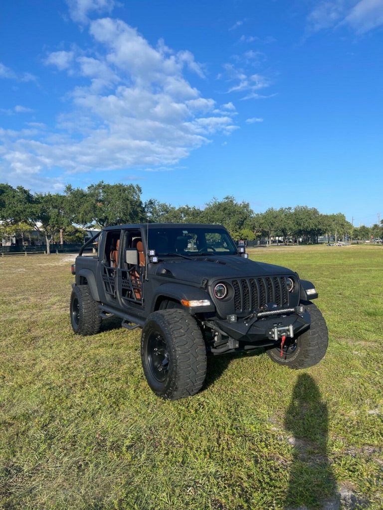 2021 Jeep Gladiator SPORT