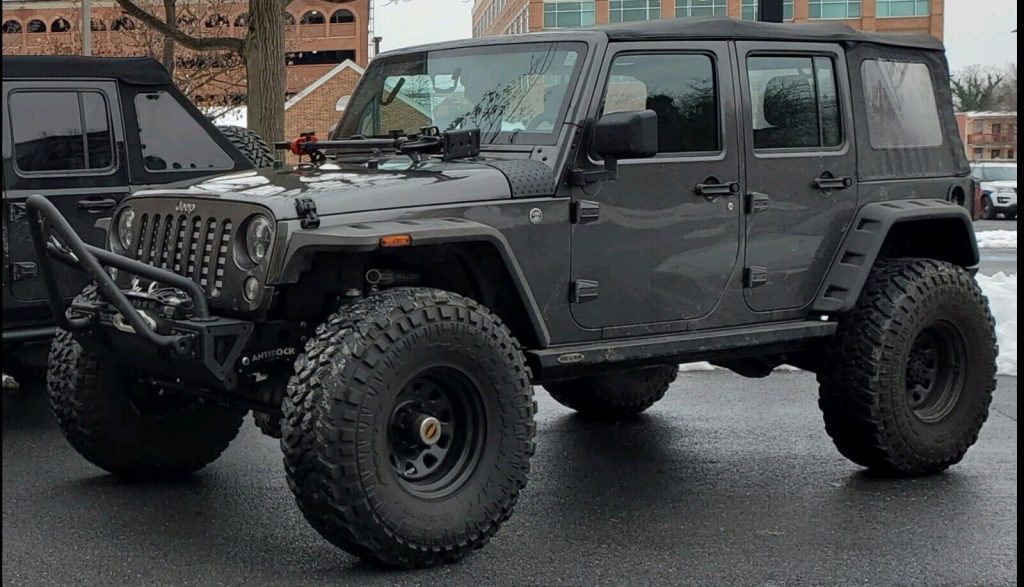 2017 Jeep Wrangler Sport