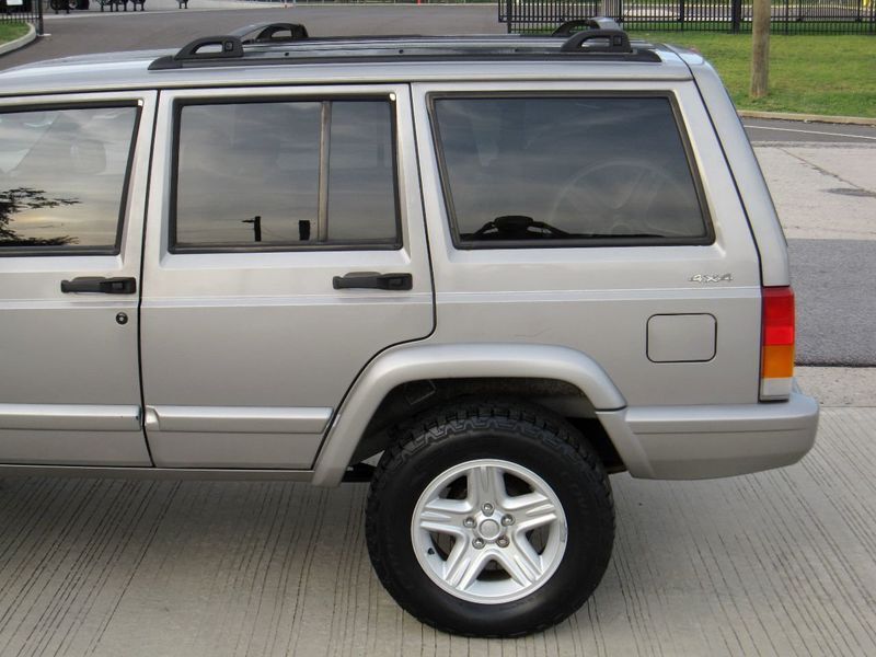 2000 Jeep Cherokee 4dr Limited 4WD