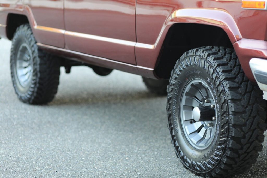 1984 Jeep Grand Wagoneer