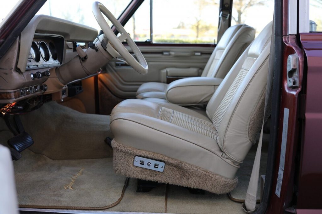 1984 Jeep Grand Wagoneer