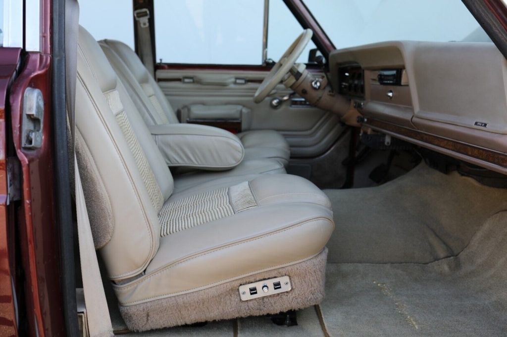 1984 Jeep Grand Wagoneer