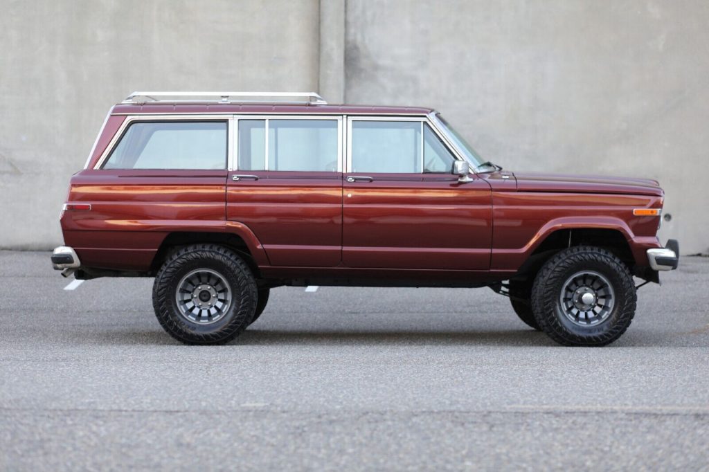 1984 Jeep Grand Wagoneer