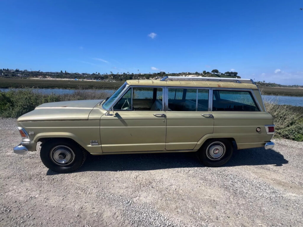 1971 Jeep Wagoneer