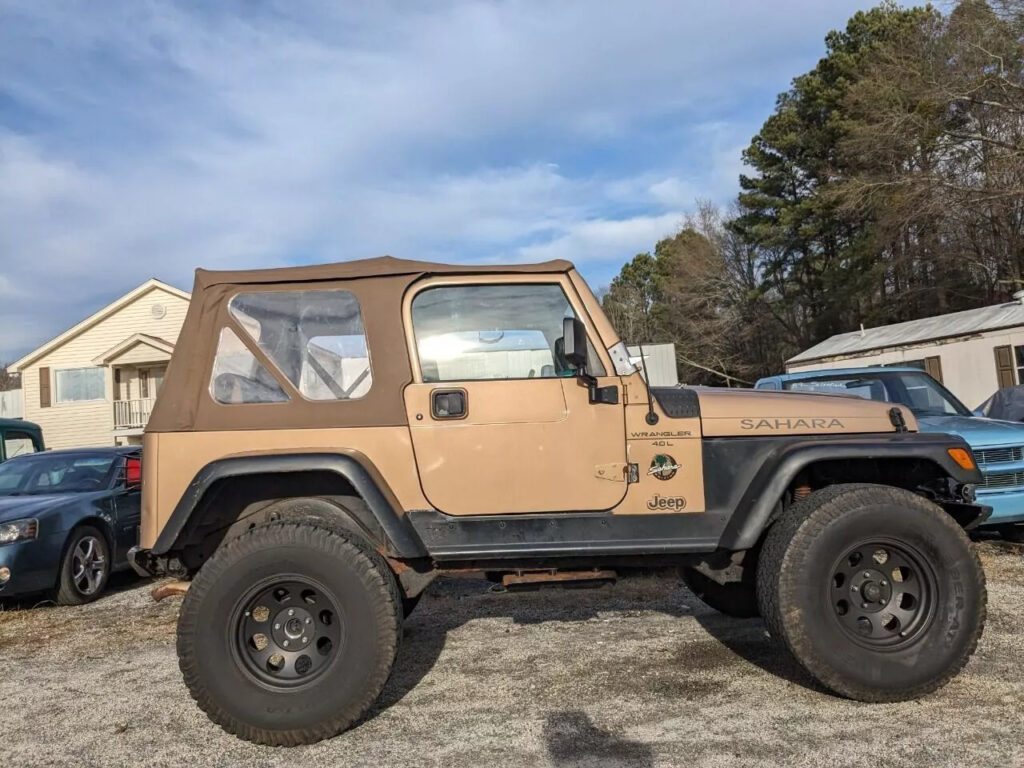 1999 Jeep Wrangler Sahara 4WD SUV