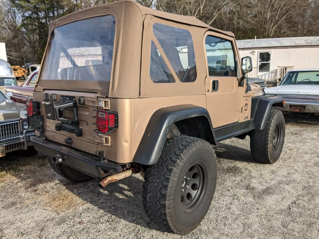 1999 Jeep Wrangler Sahara 4WD SUV