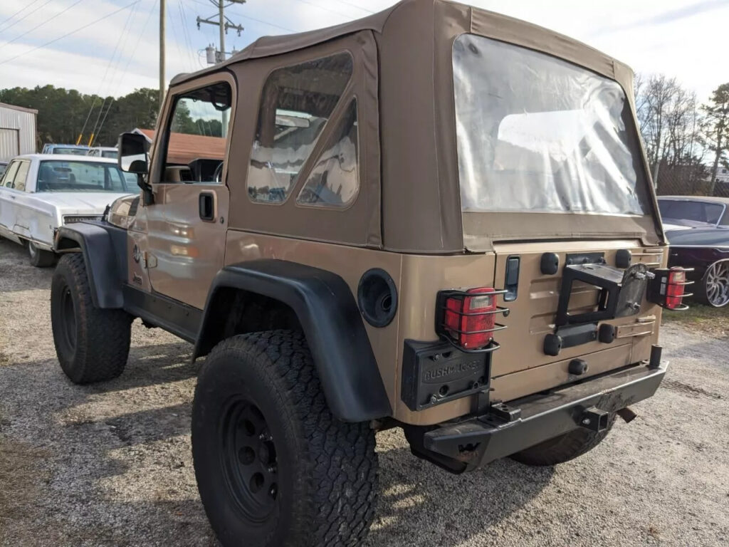 1999 Jeep Wrangler Sahara 4WD SUV