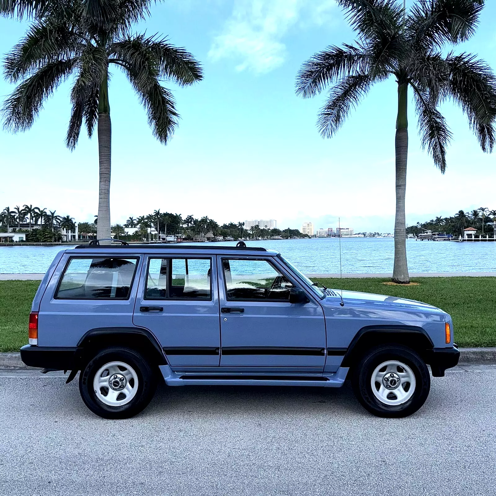 1998 Jeep Cherokee 5SPD Sport 50K Miles Clean Carfax TJ Wrangler