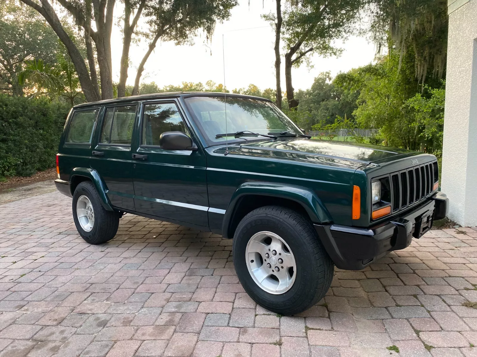 1999 Jeep Cherokee SE