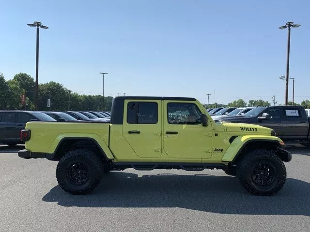 2023 Jeep Gladiator Sport