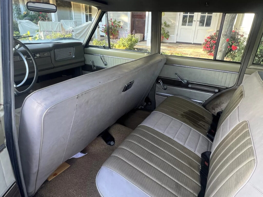 1971 Jeep Wagoneer