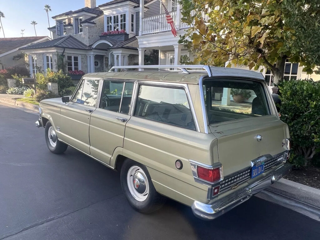 1971 Jeep Wagoneer