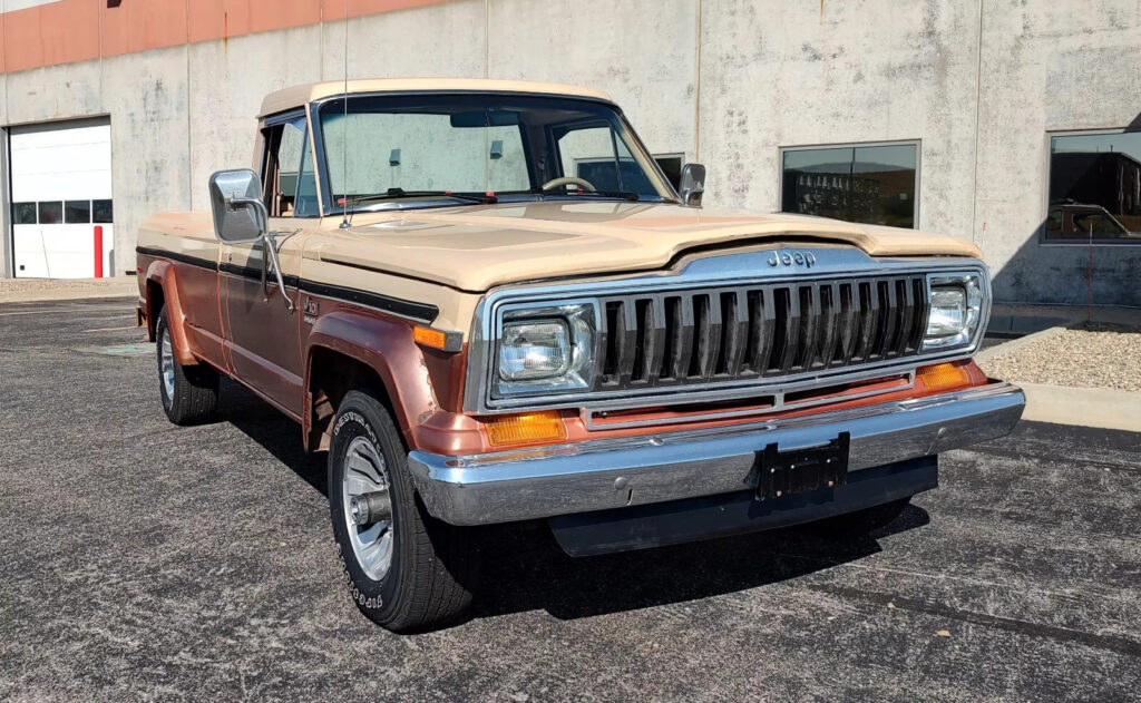 1981 Jeep J10 Western Weave Cloth Interior / Custom Level trim