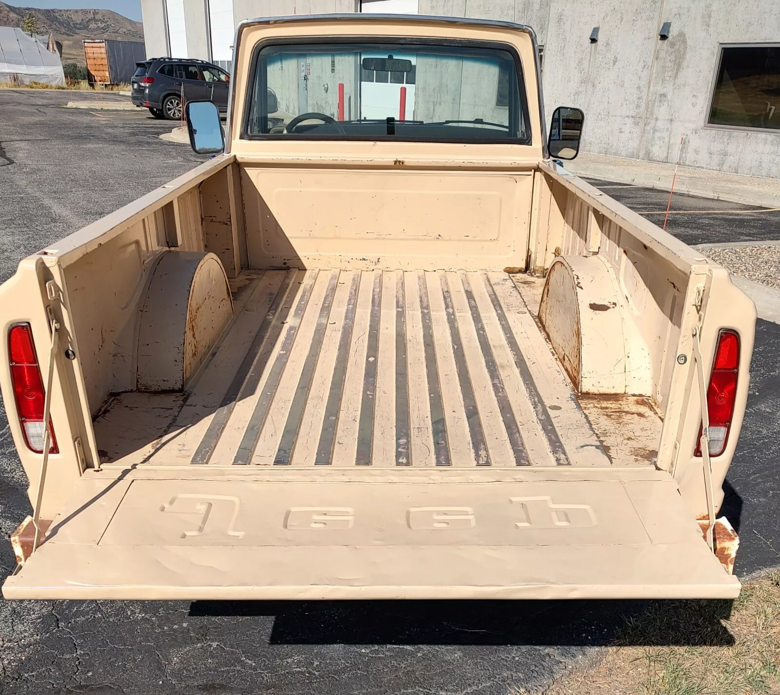 1981 Jeep J10 Western Weave Cloth Interior / Custom Level trim