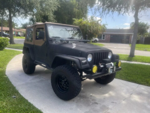 1998 Jeep Wrangler SE na prodej