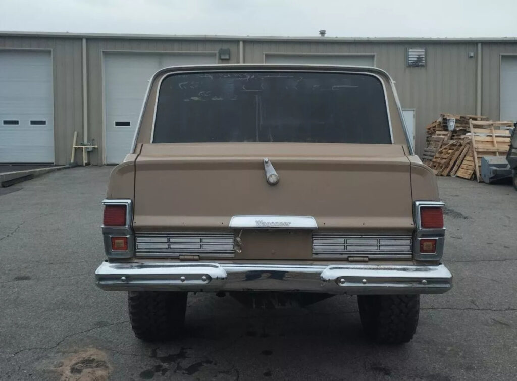 1968 Jeep Wagoneer