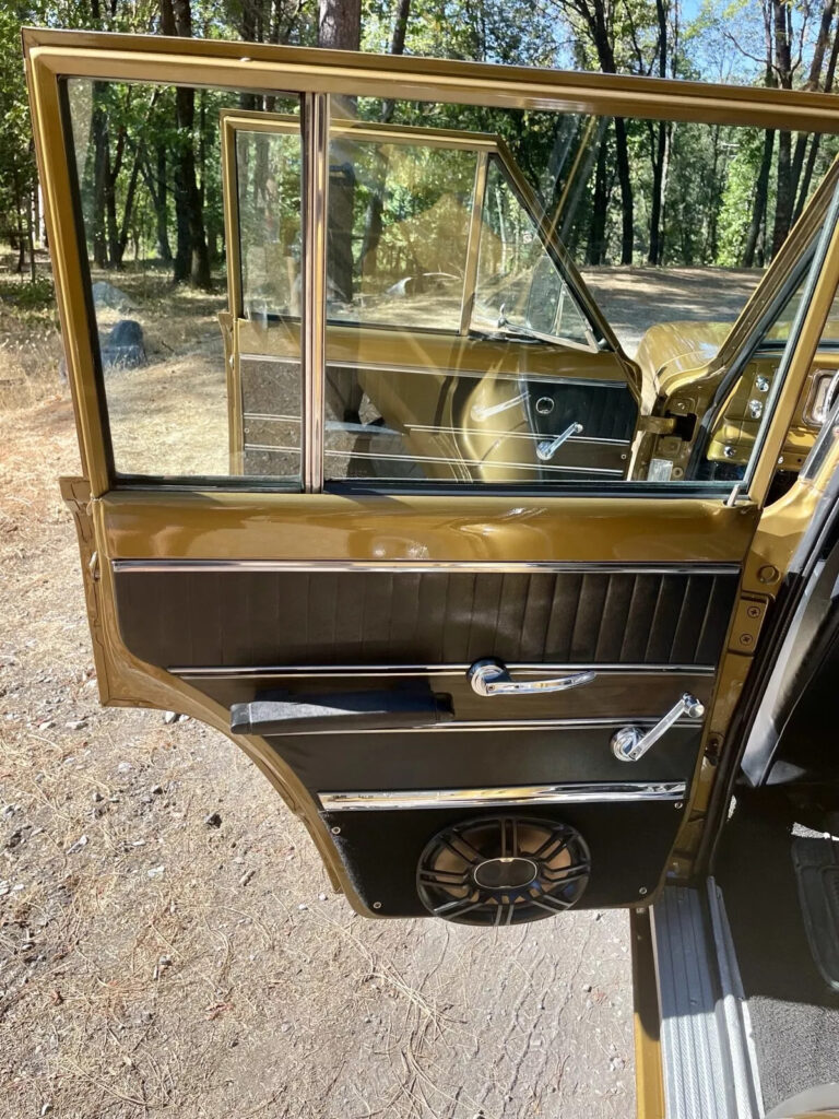 1971 Jeep Wagoneer SJ