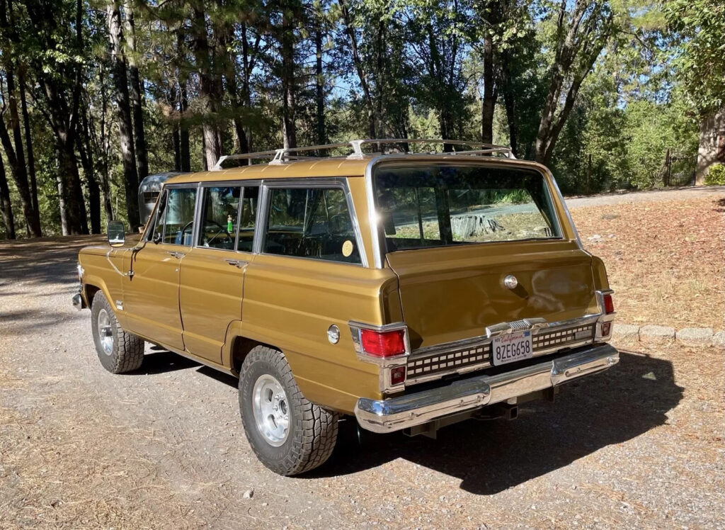 1971 Jeep Wagoneer SJ