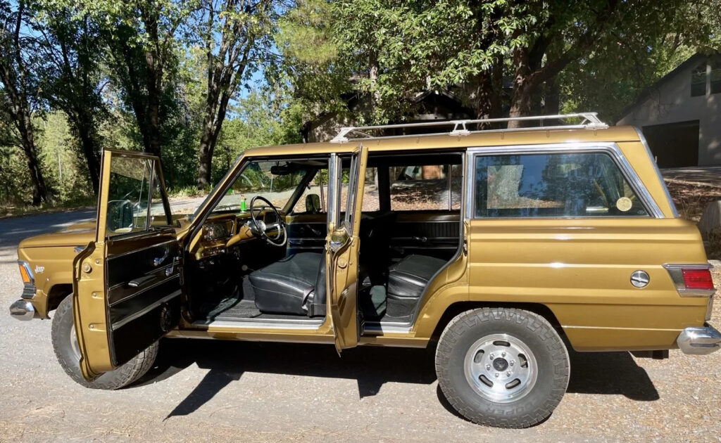 1971 Jeep Wagoneer SJ