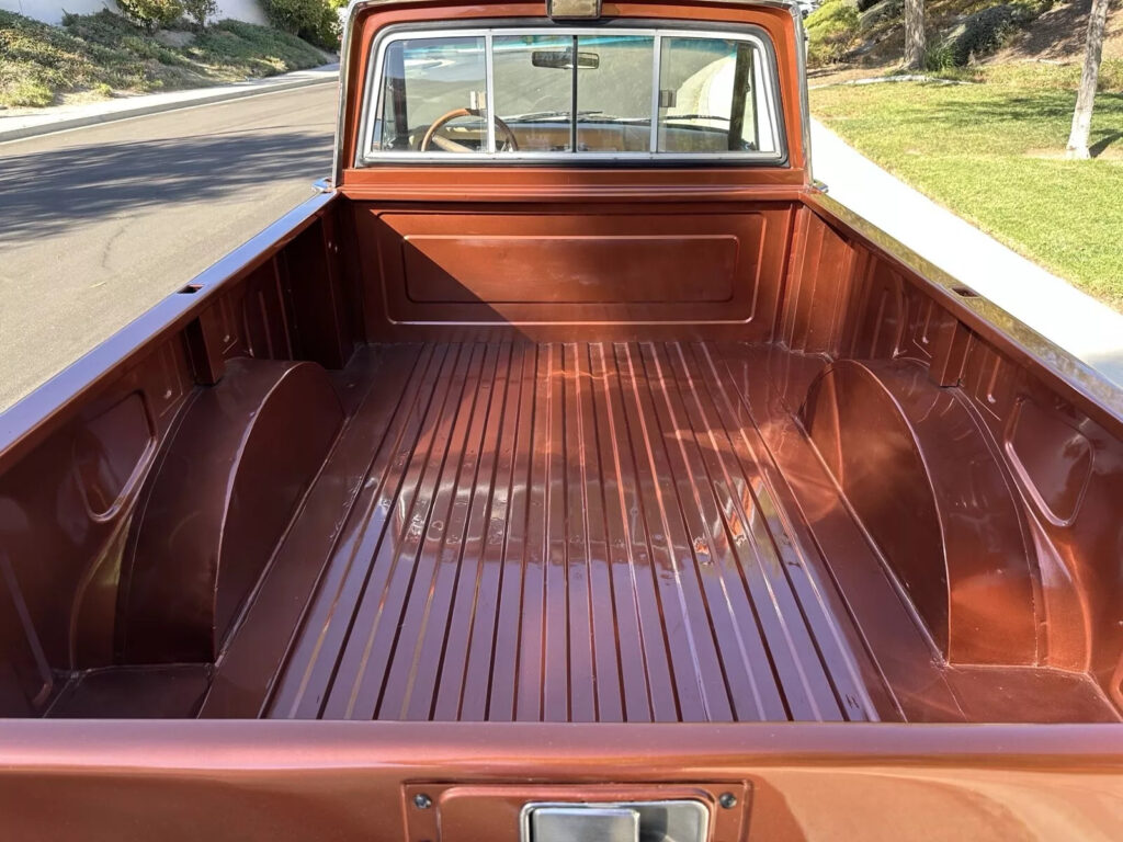 1974 Jeep J10 Pioneer