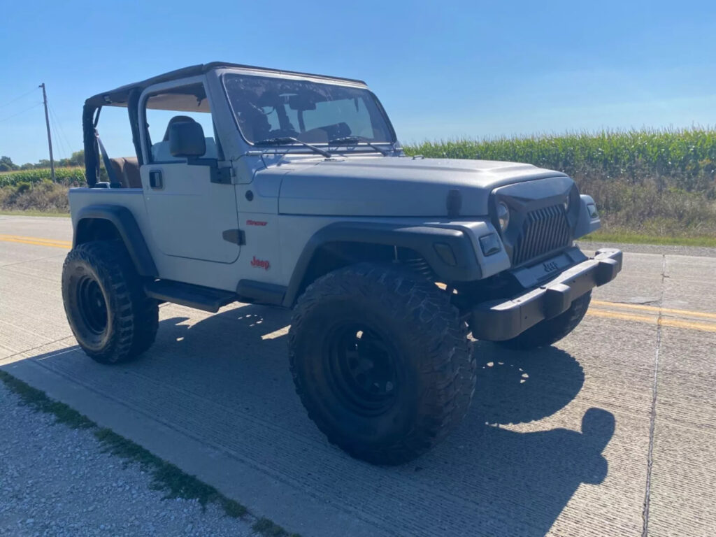 1997 Jeep Wrangler HD Video 6 cyl 4,0 lt Inline auto 4×4 low Miles