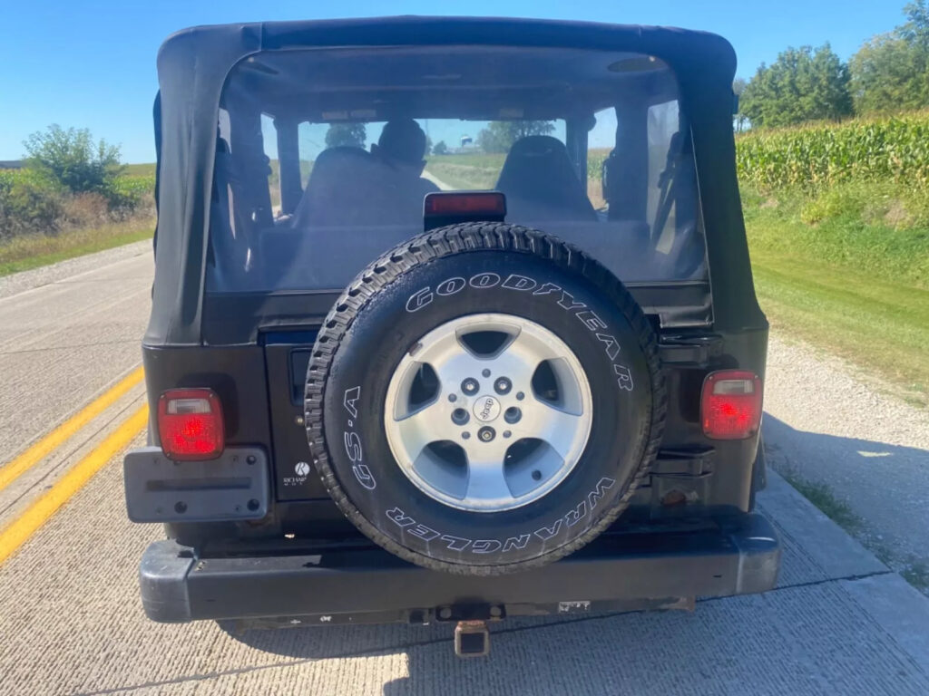 2001 Jeep Wrangler HD Video 6 cyl 4,0 lt Inline 5 spd 4×4 low Miles