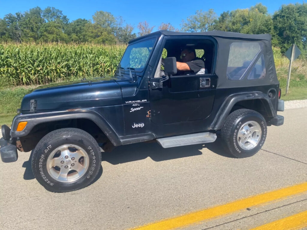 2001 Jeep Wrangler HD Video 6 cyl 4,0 lt Inline 5 spd 4×4 low Miles