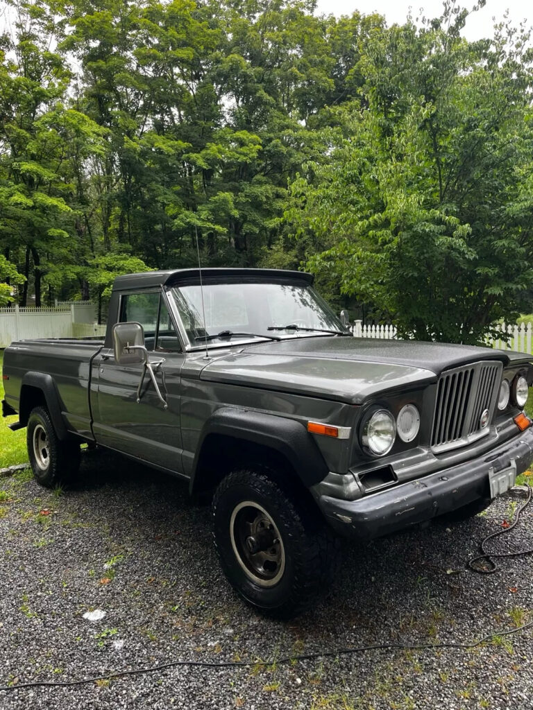 1979 Jeep J10 Black Bed Liner, Original Chrome