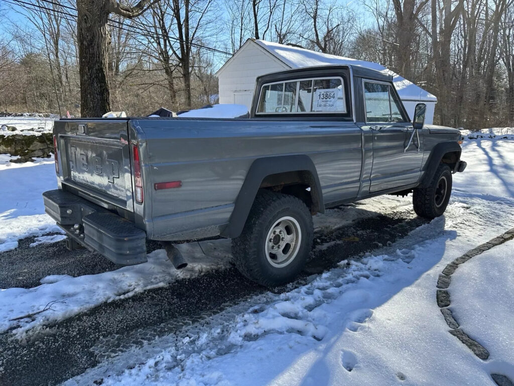 1979 Jeep J10 Black Bed Liner, Original Chrome