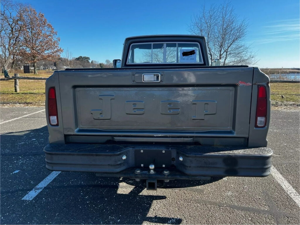 1979 Jeep J10 Black Bed Liner, Original Chrome