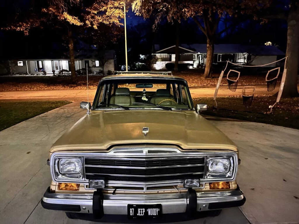 1987 Jeep Wagoneer Gold with Wood Grain Panel