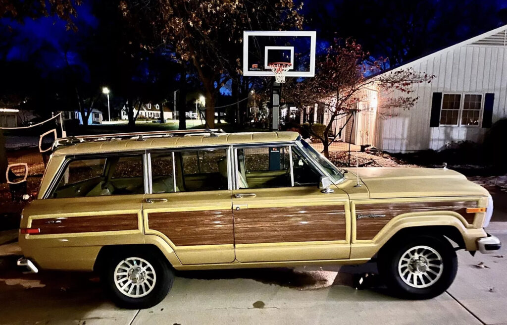 1987 Jeep Wagoneer Gold with Wood Grain Panel