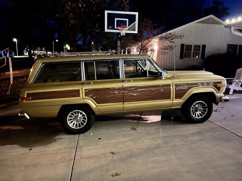 1987 Jeep Wagoneer Gold with Wood Grain Panel