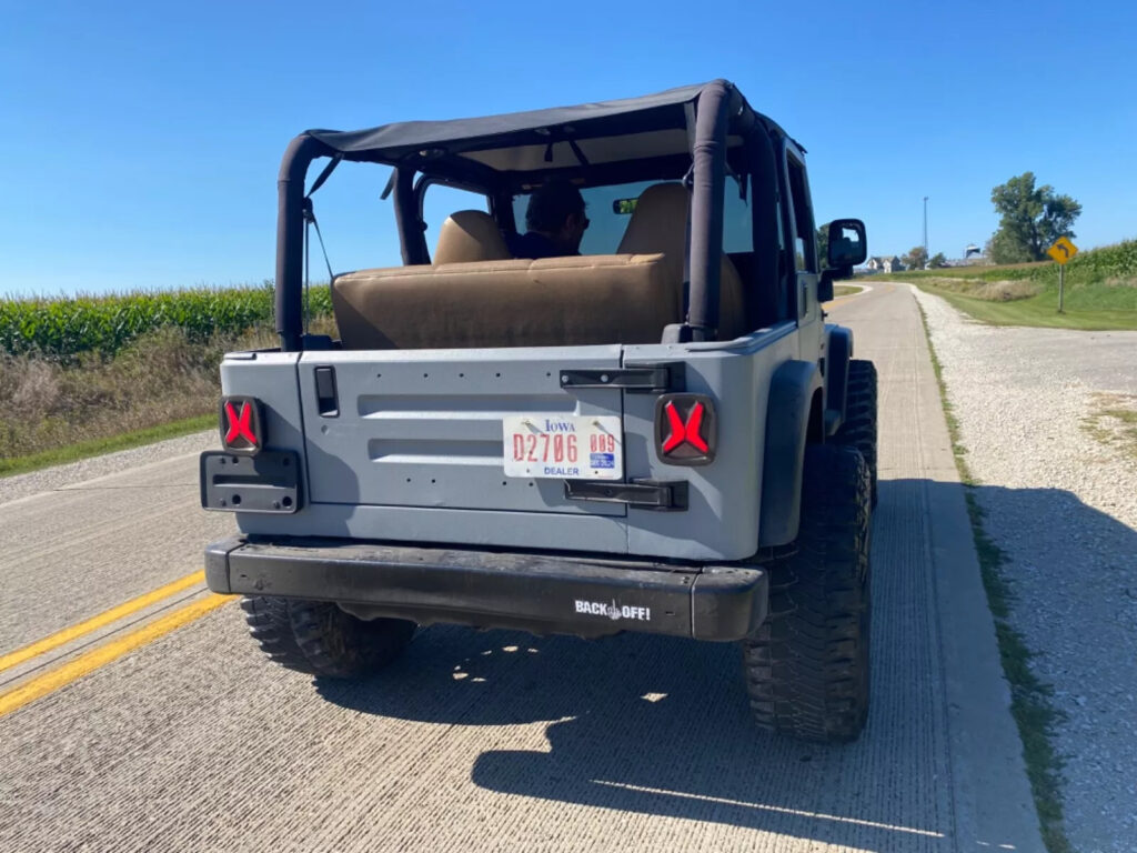 1997 Jeep Wrangler HD Video 6 cyl 4,0 lt Inline auto 4×4 low Miles