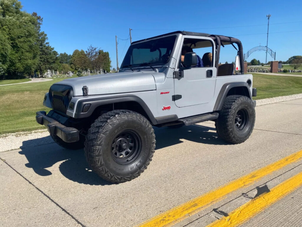 1997 Jeep Wrangler HD Video 6 cyl 4,0 lt Inline auto 4×4 low Miles