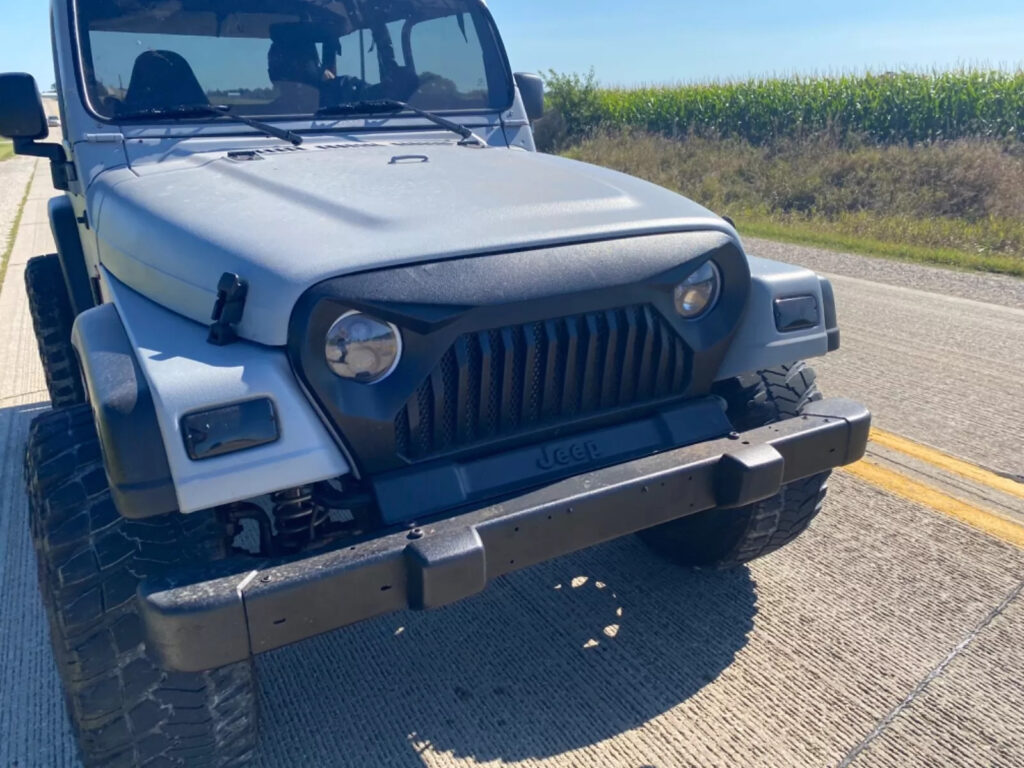 1997 Jeep Wrangler HD Video 6 cyl 4,0 lt Inline auto 4×4 low Miles