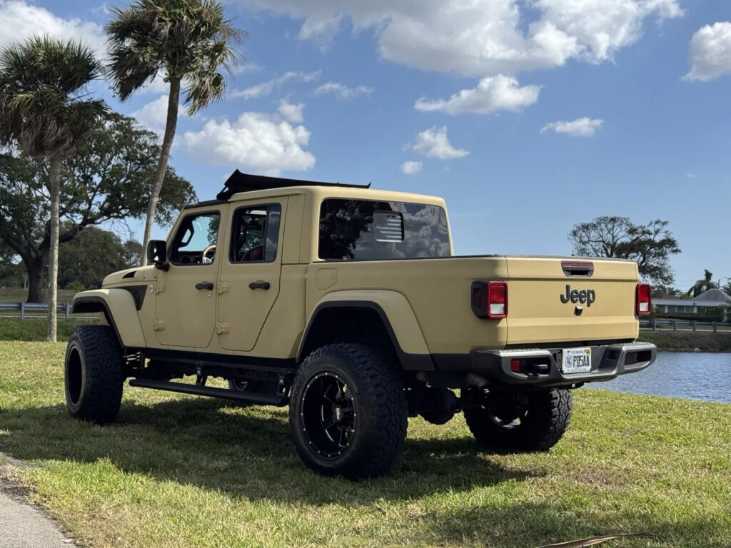 2020 Jeep Gladiator Sport