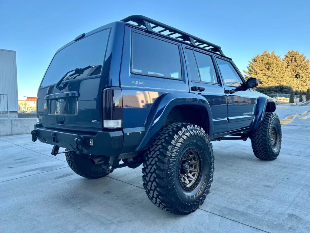 1997 Jeep Cherokee XJ – Beautiful Restomod