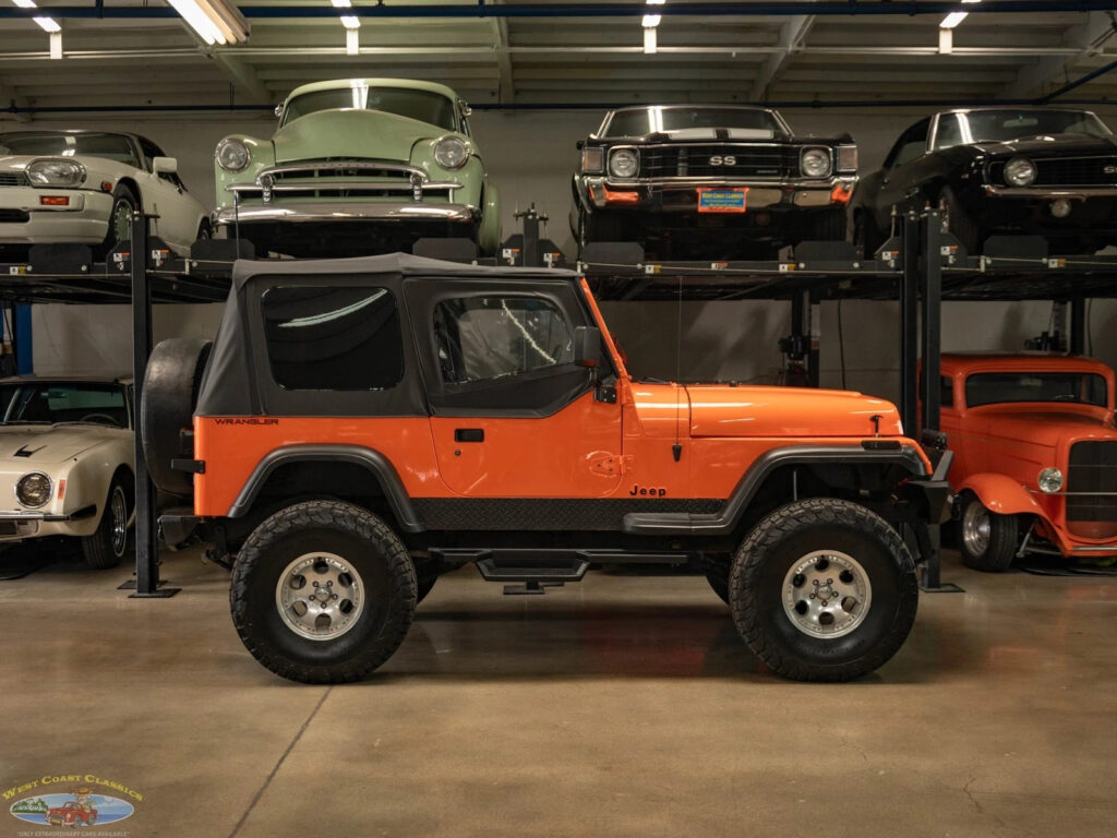 1994 Jeep Wrangler Custom SE  4WD SUV