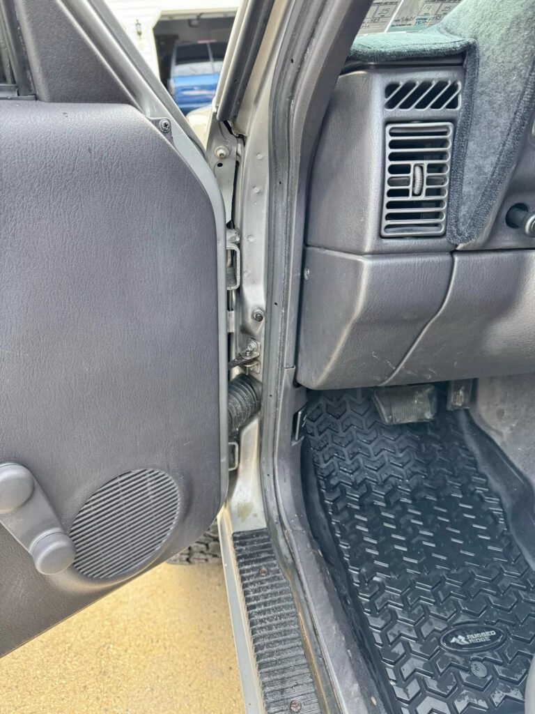 2000 Jeep Cherokee SE